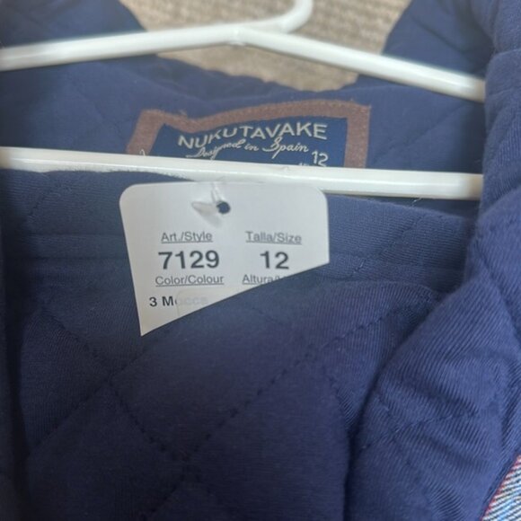 Brand new (NWT) Nukutavake boys quilted, flannel coat. 6 buttons in front. - Picture 5 of 5